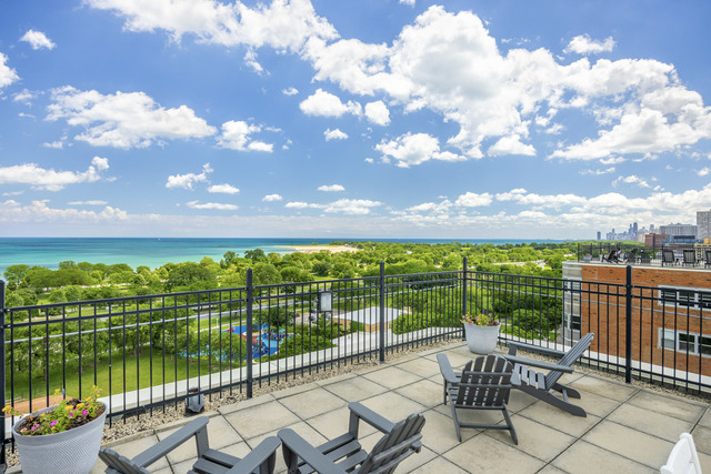 4970 N Marine Drive - Photo 1