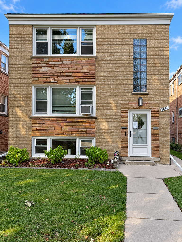 5670 W Higgins Avenue - Photo 0