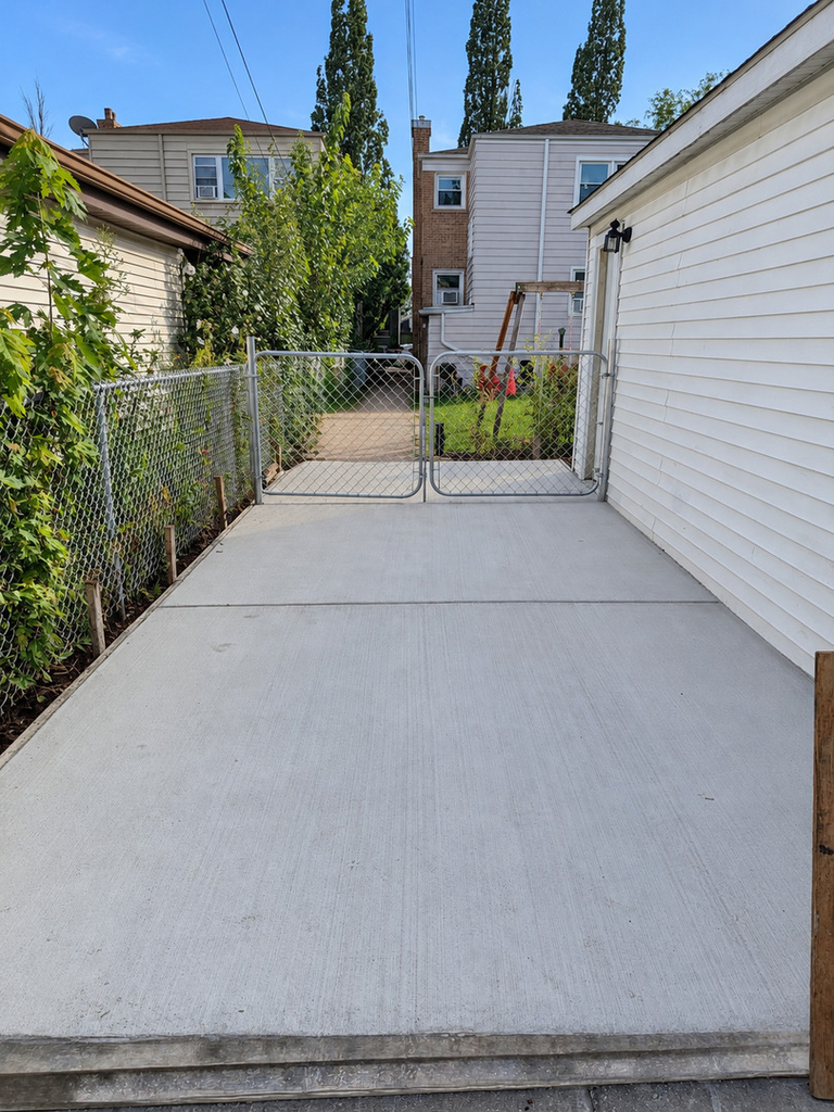 5670 W Higgins Avenue - Photo 3