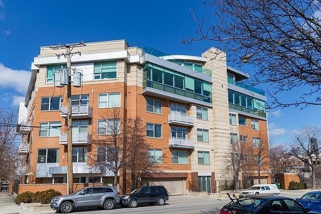 914 W Hubbard Street - Photo 0