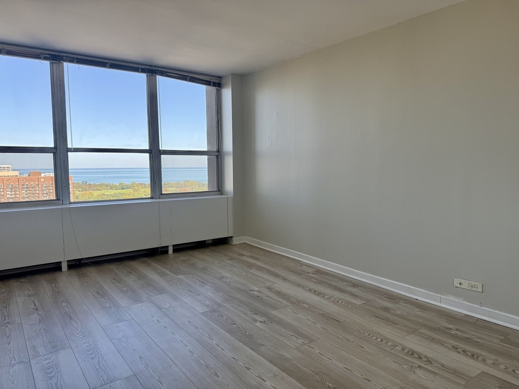 655 W Irving Park Road - Photo 12