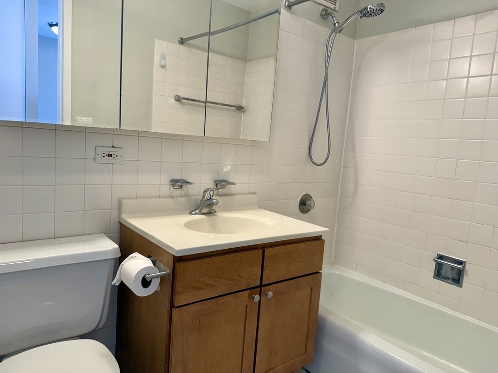655 W Irving Park Road - Photo 14