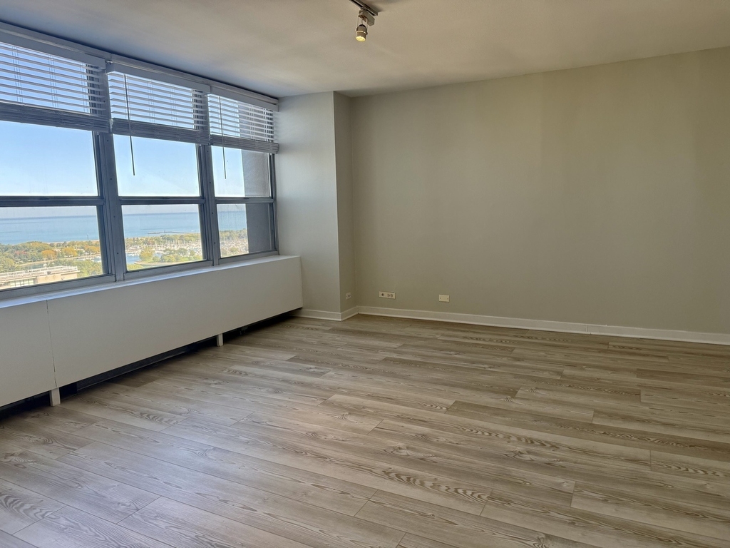 655 W Irving Park Road - Photo 6