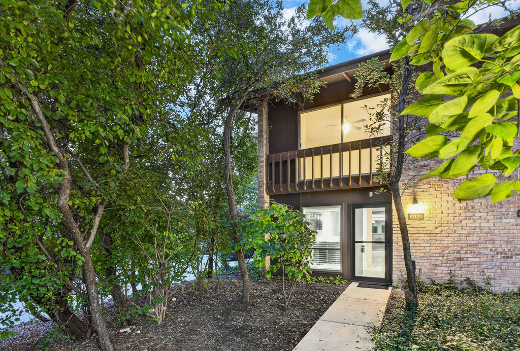 5931 Meadow Drive - Photo 0