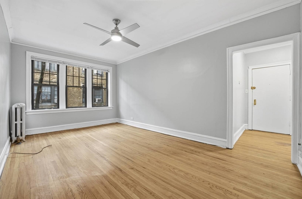 2336 W Addison Street - Photo 9