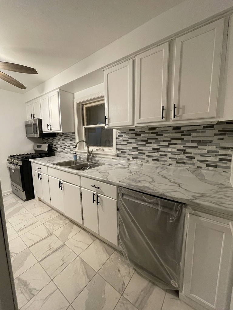 12748 S Lowe Avenue - Photo 7