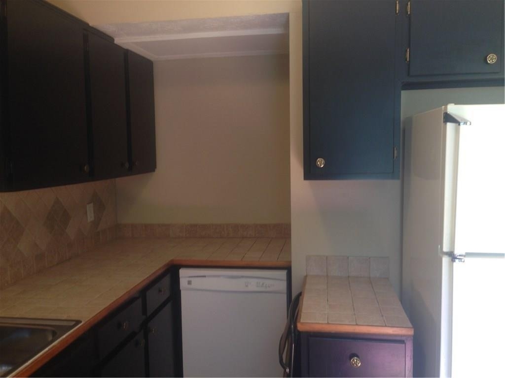 1235 Riverside Drive - Photo 6