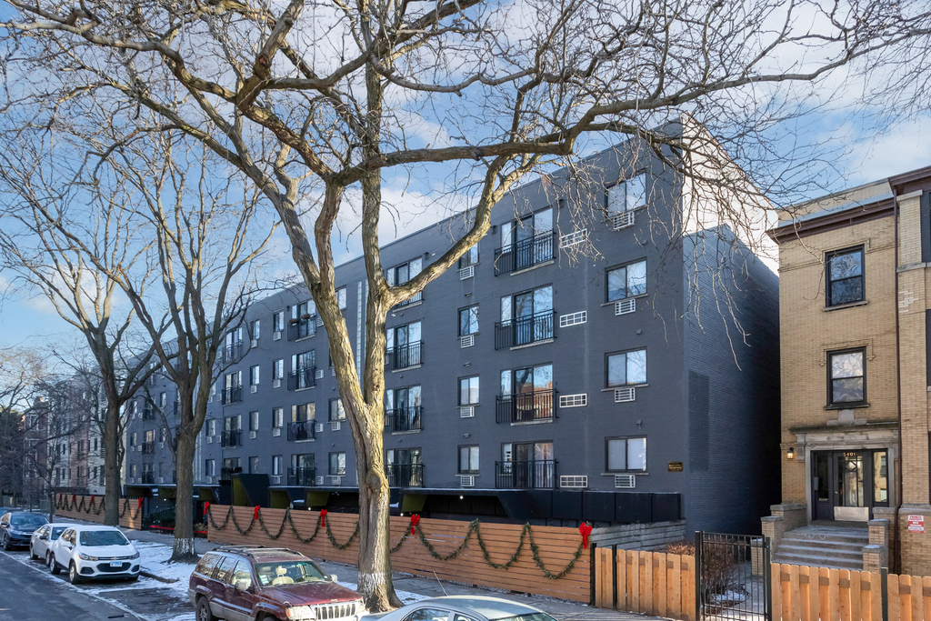 5411 N Winthrop Avenue - Photo 0