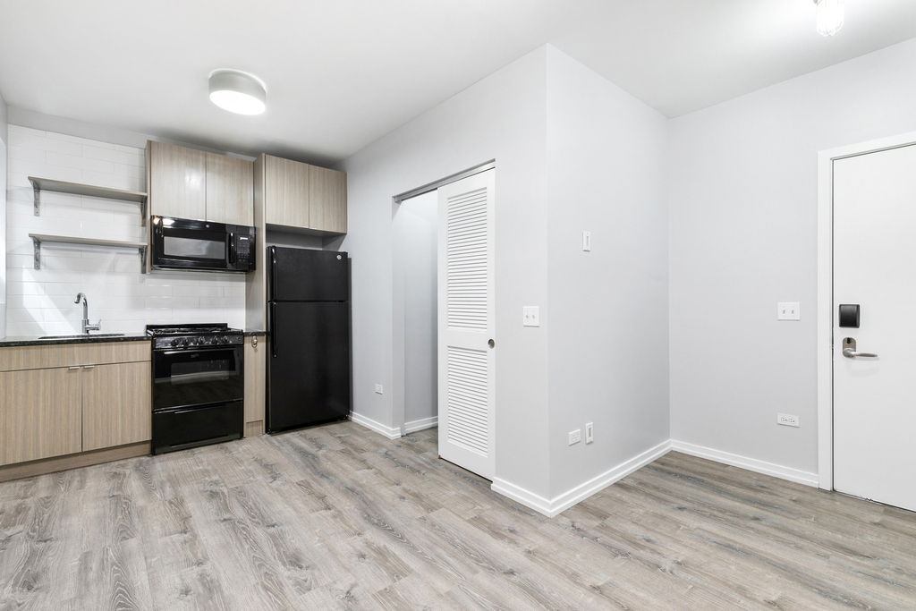 4875 N Magnolia Avenue - Photo 2