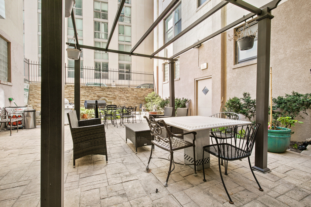 4520 N Clarendon Avenue - Photo 15