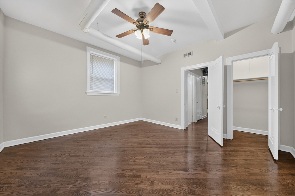3325 N Lakewood Avenue - Photo 9