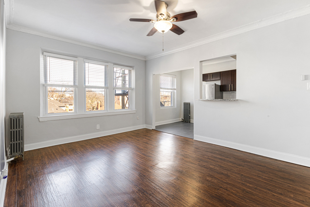 1608 W Sherwin Avenue - Photo 1