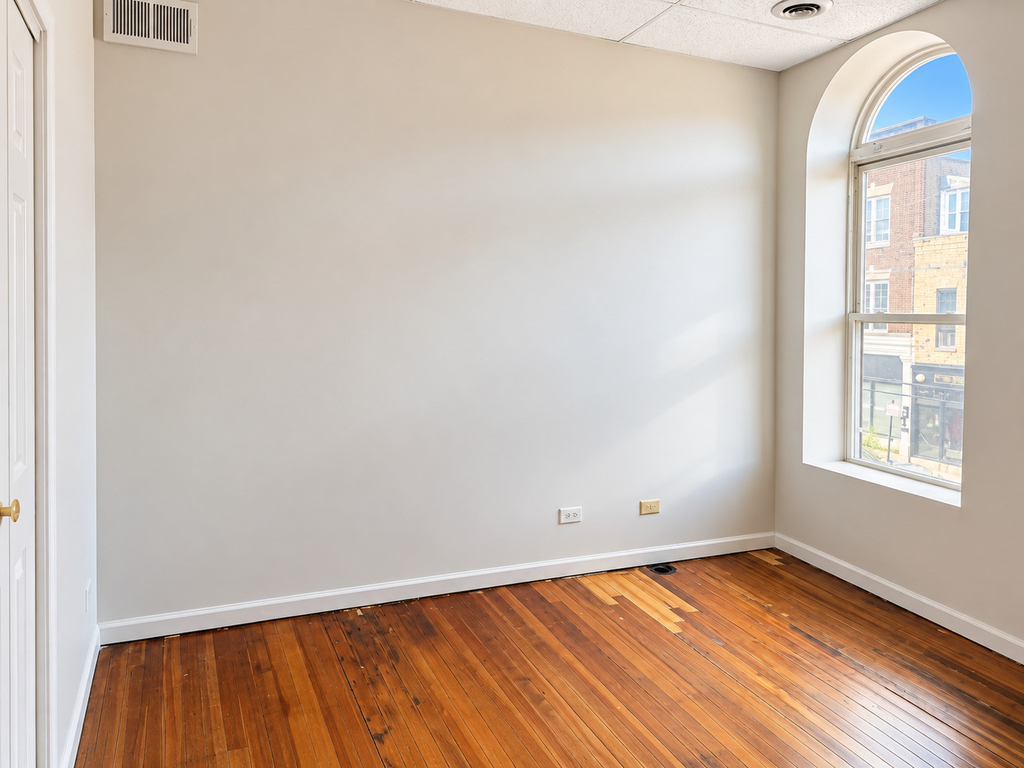 226 N Benton Street - Photo 3