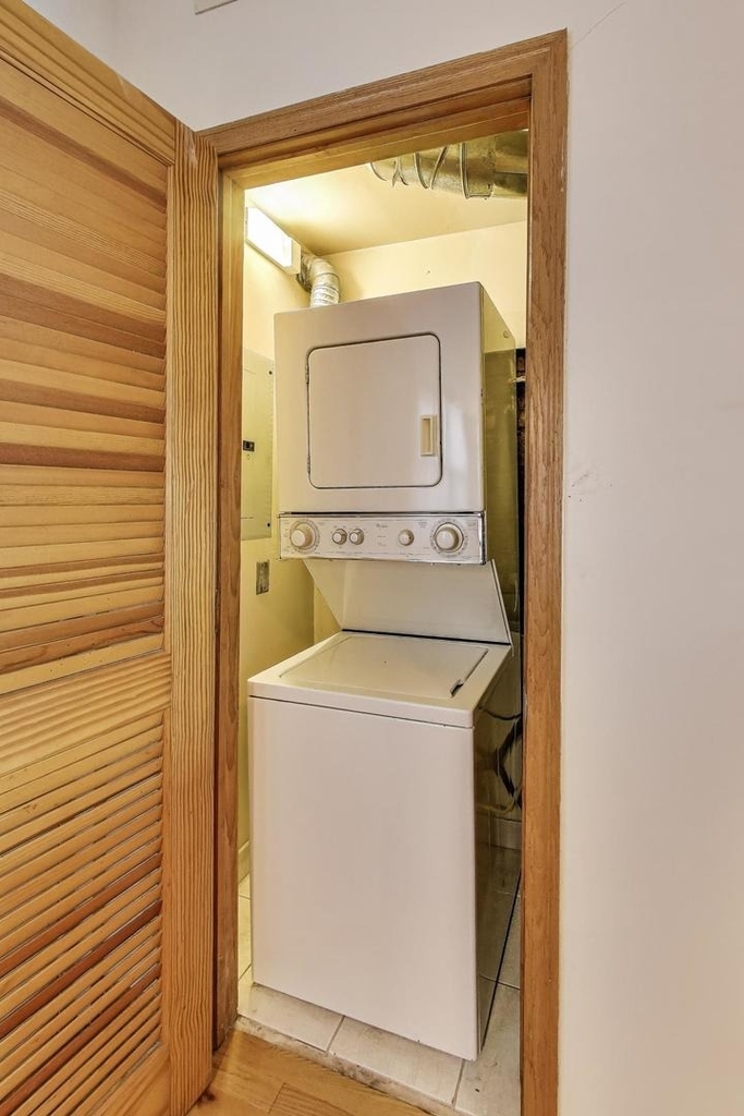 2745 W Lemoyne Street - Photo 15