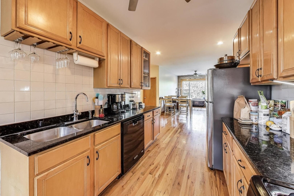 2745 W Lemoyne Street - Photo 7
