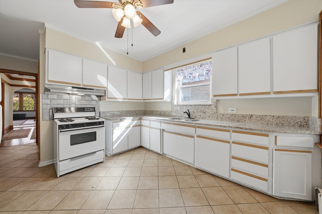 1826 Elmwood Avenue - Photo 7