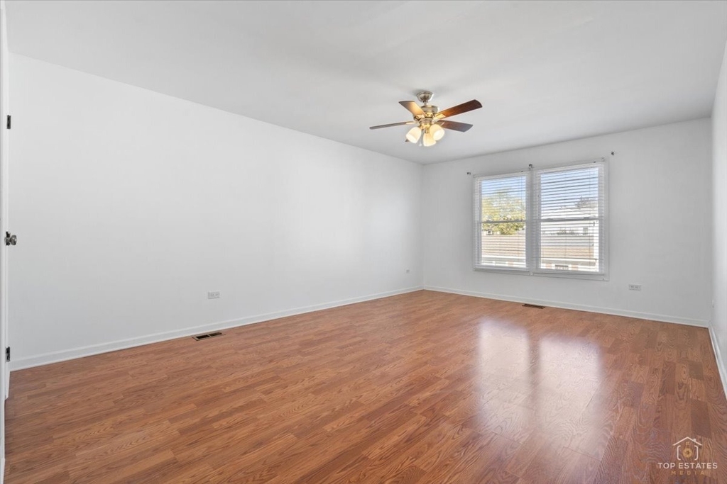 1109 Boston Harbor - Photo 12