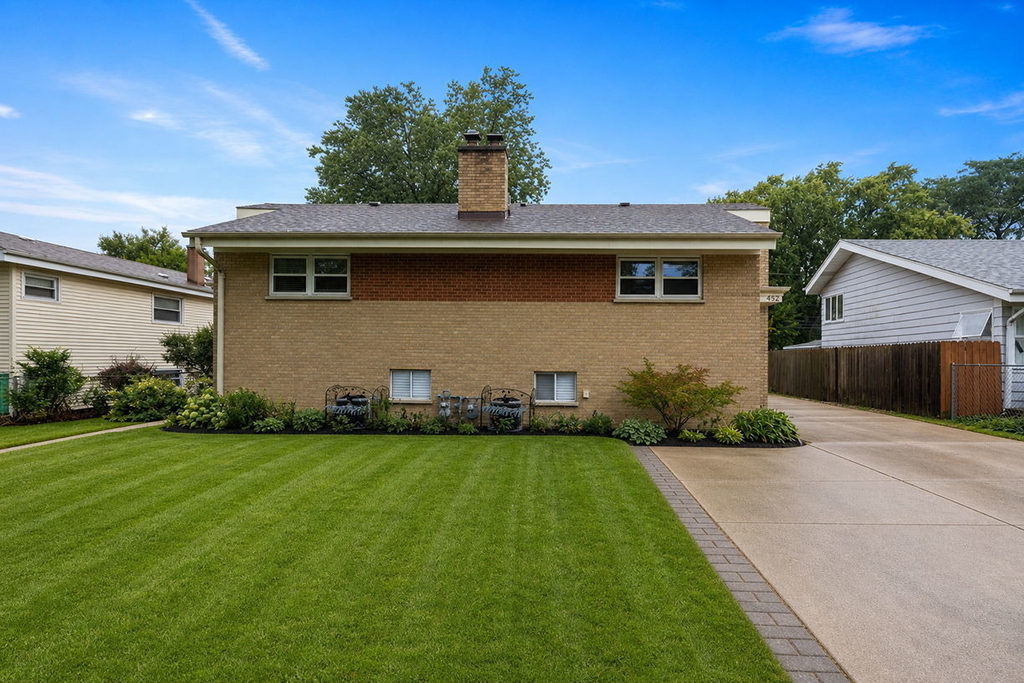 452 N Addison Road - Photo 0