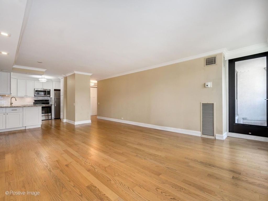 1030 N State Street - Photo 5