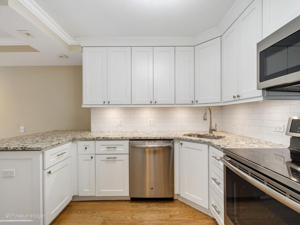 1030 N State Street - Photo 12