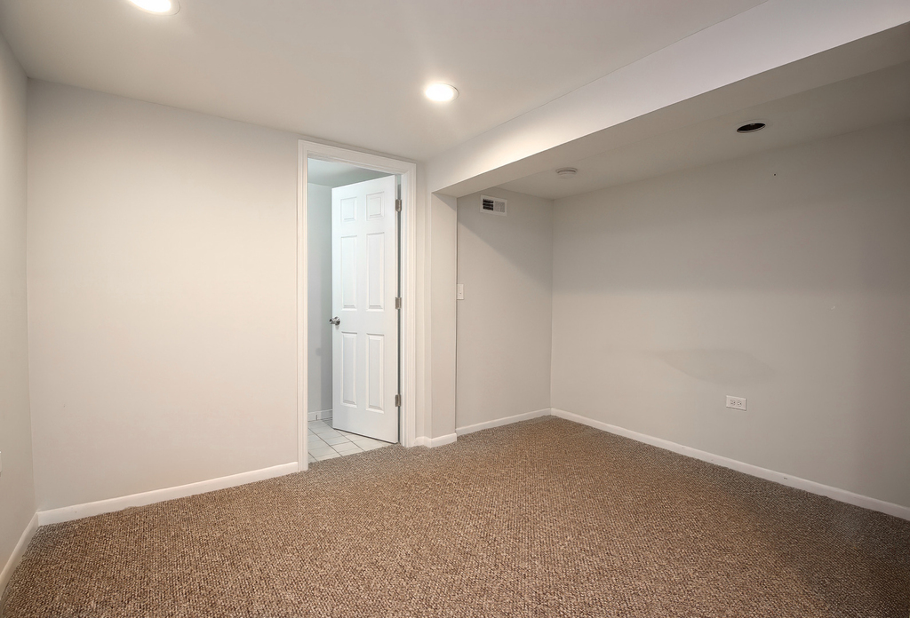 3505 N Sheffield Avenue - Photo 12