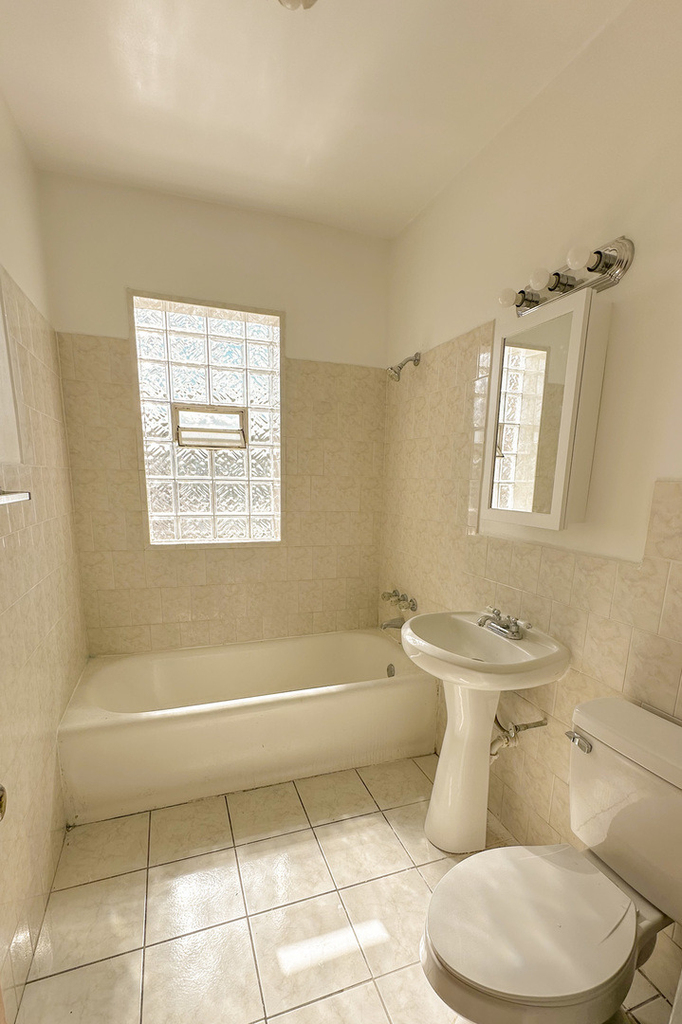 10236 S Sangamon Street - Photo 2
