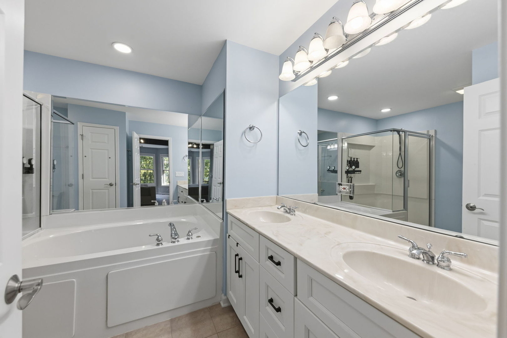 808 Shandrew Drive - Photo 11