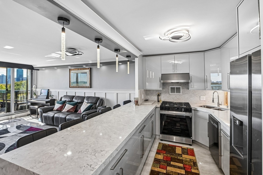 400 E Randolph Street - Photo 7