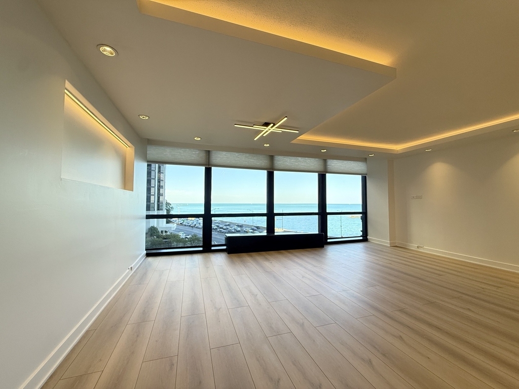 900 N Lake Shore Drive - Photo 2