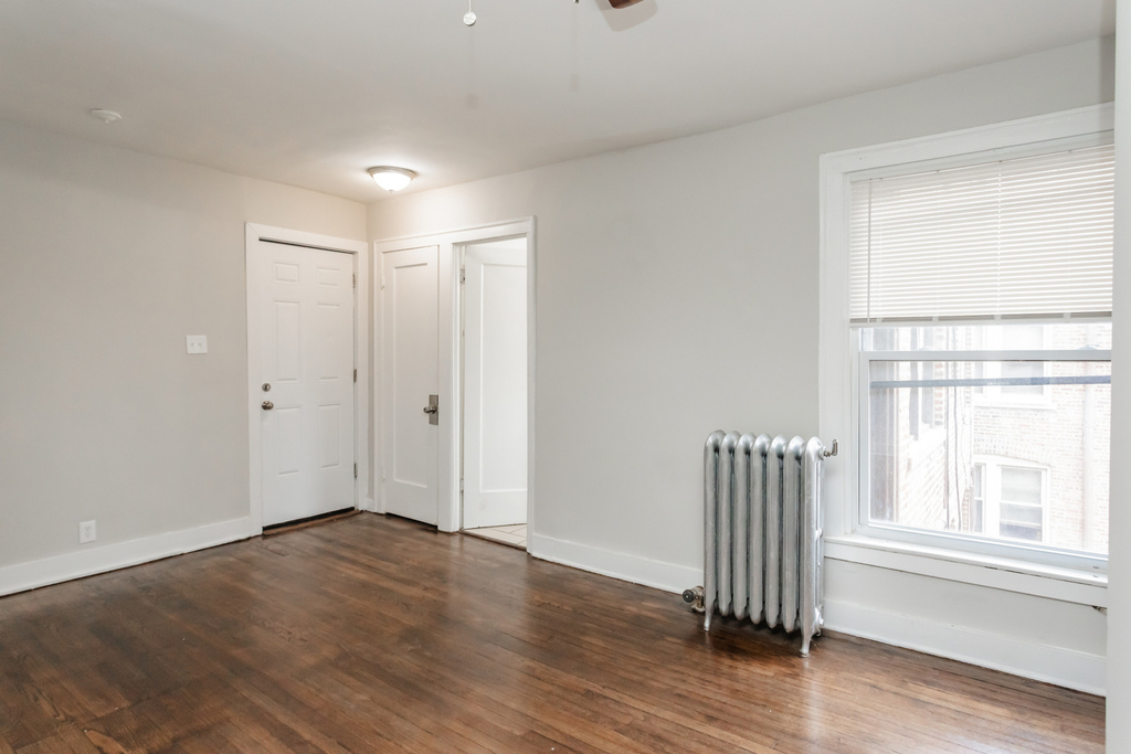 6949 S Paxton Avenue - Photo 3