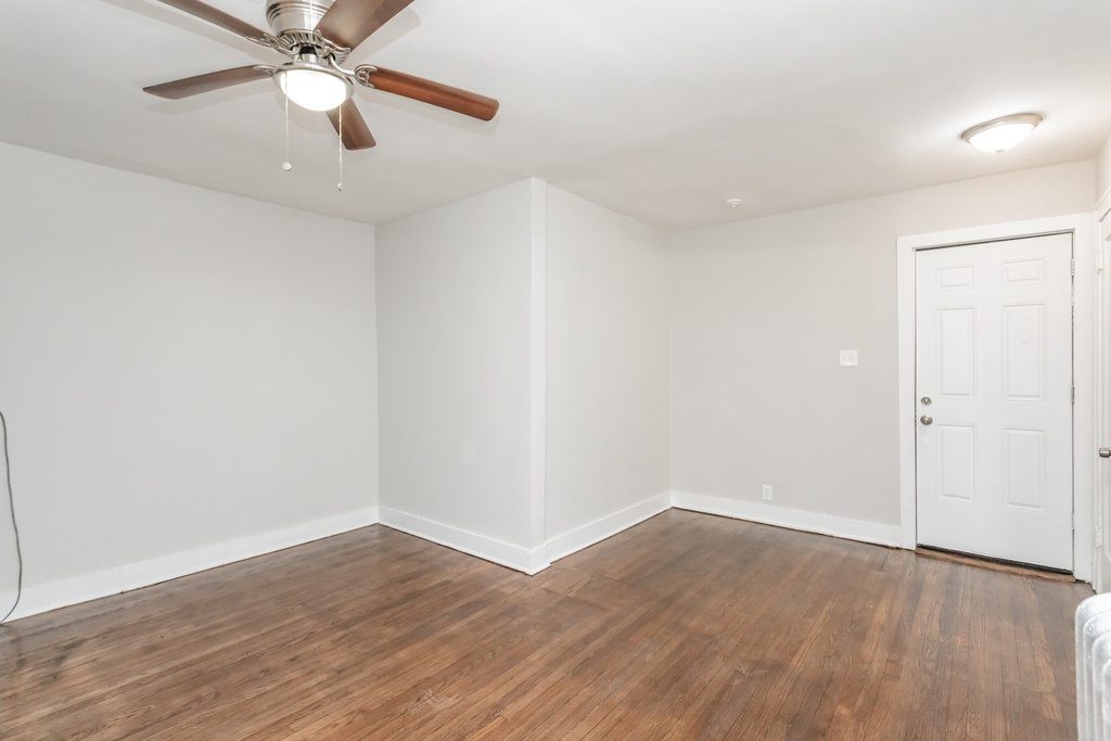6949 S Paxton Avenue - Photo 4