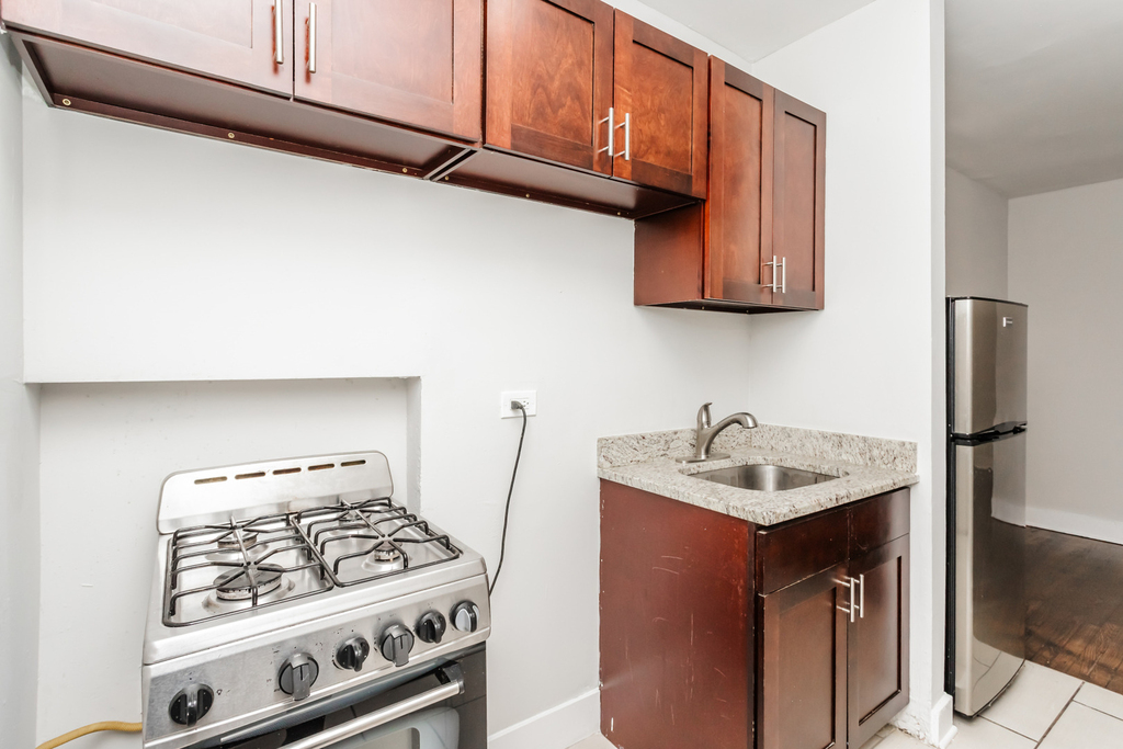 6949 S Paxton Avenue - Photo 6