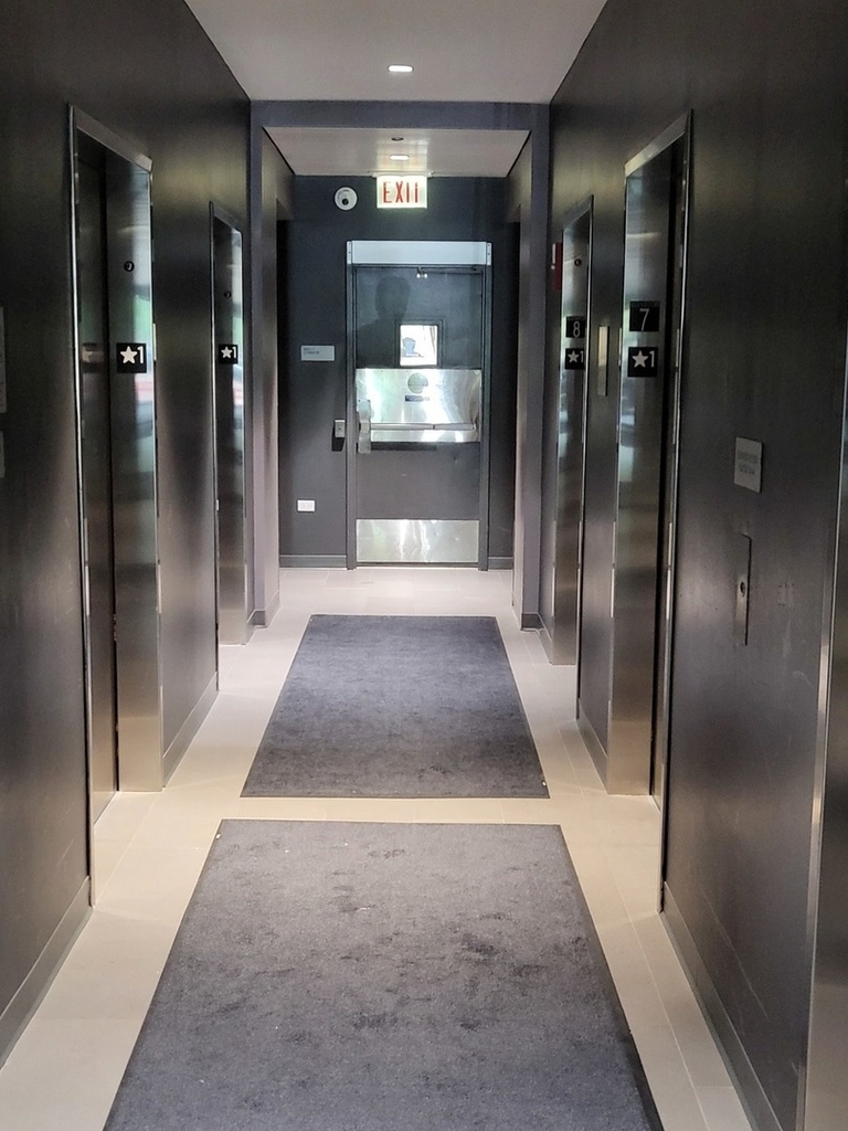 235 W Van Buren Street - Photo 3