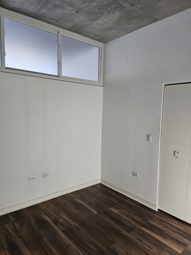 235 W Van Buren Street - Photo 16