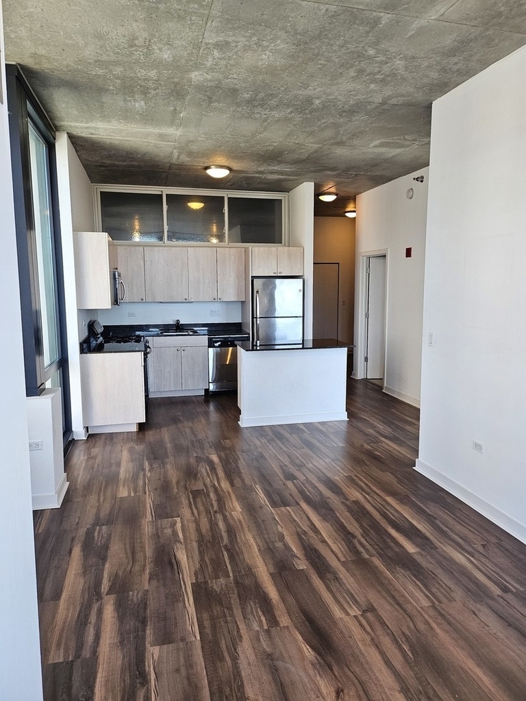 235 W Van Buren Street - Photo 9