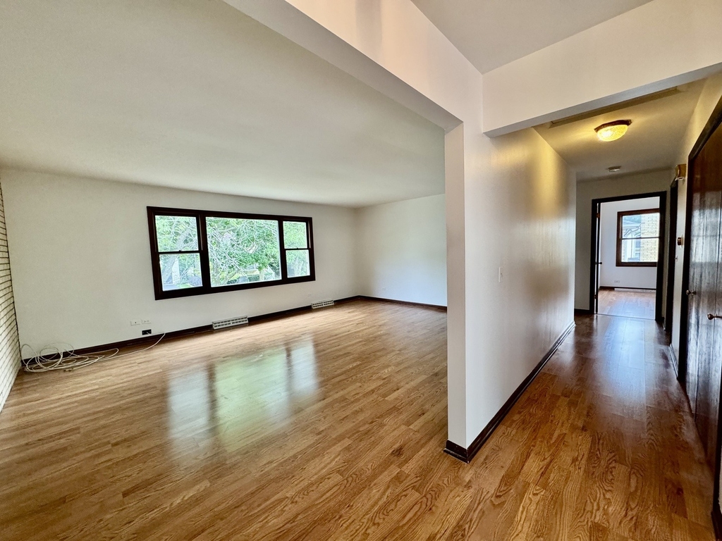 1630 Mcgovern Street - Photo 2