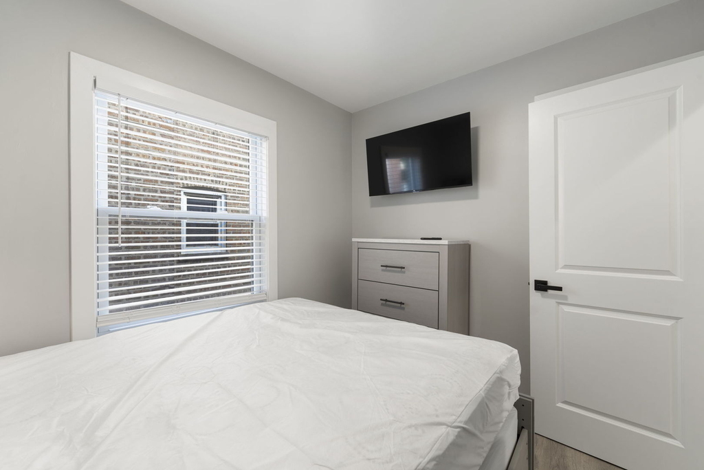 5347 W Gladys Avenue - Photo 12