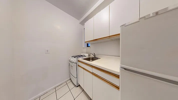 337 East 90th Street - Photo 2