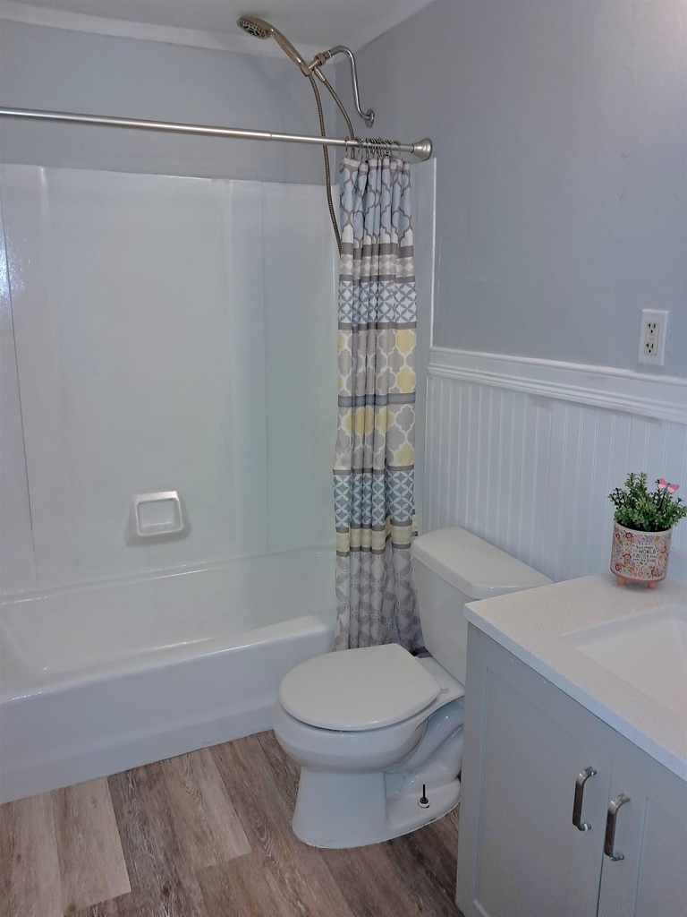 112 English Village - Photo 19