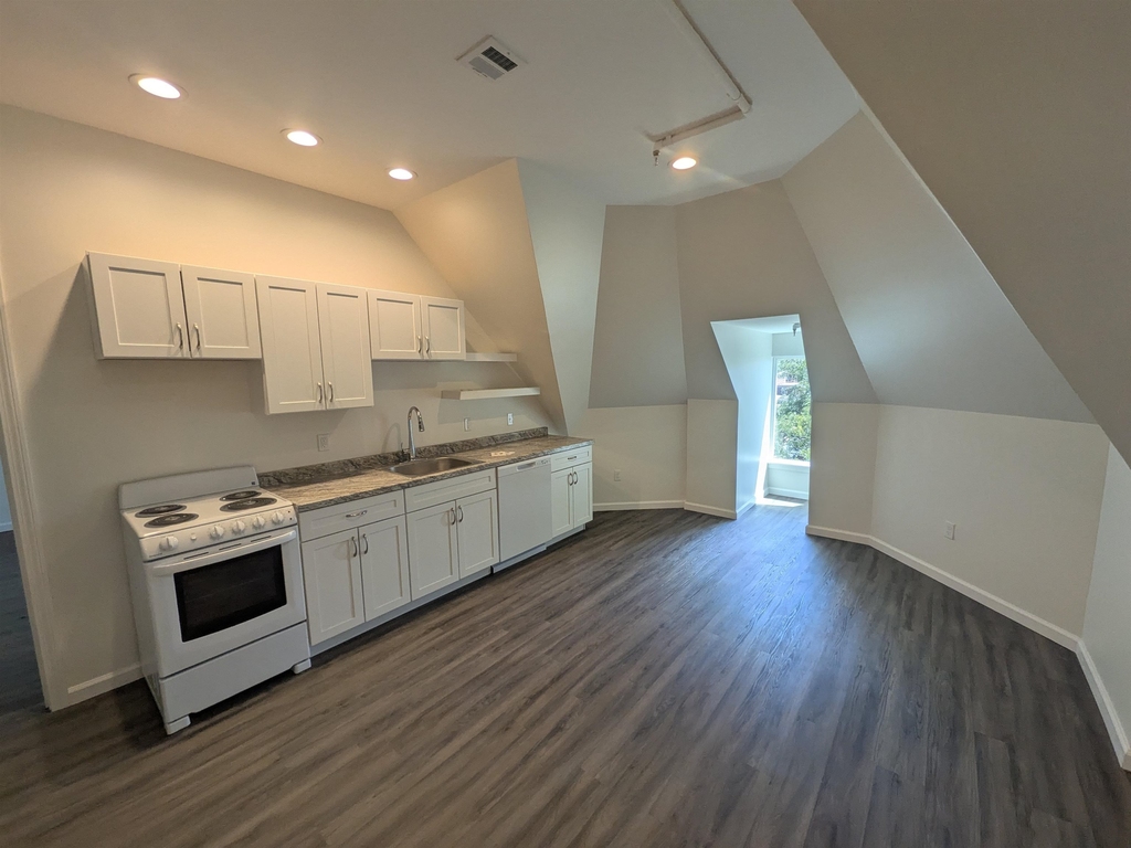 257 Main - Photo 1