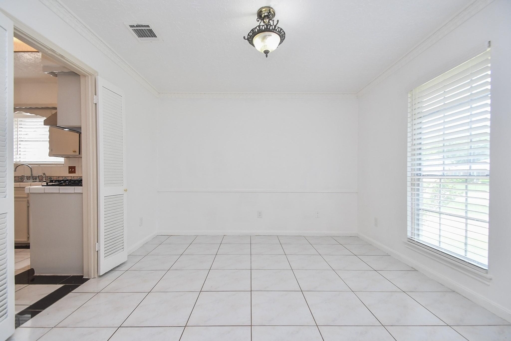 7714 Eichler Drive - Photo 4