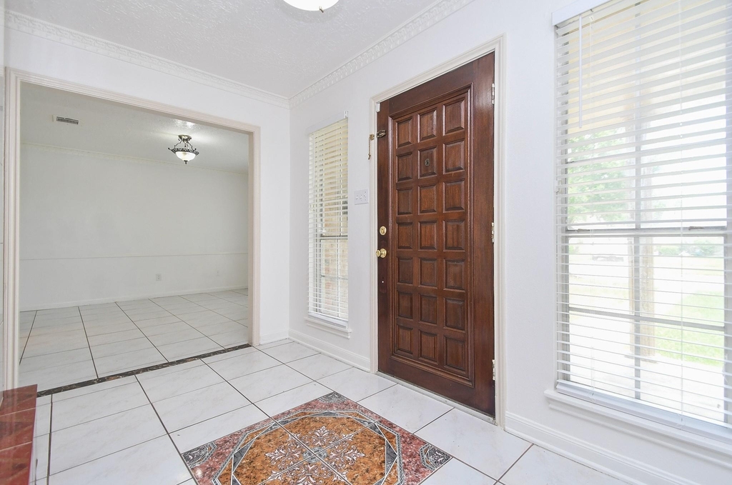 7714 Eichler Drive - Photo 3