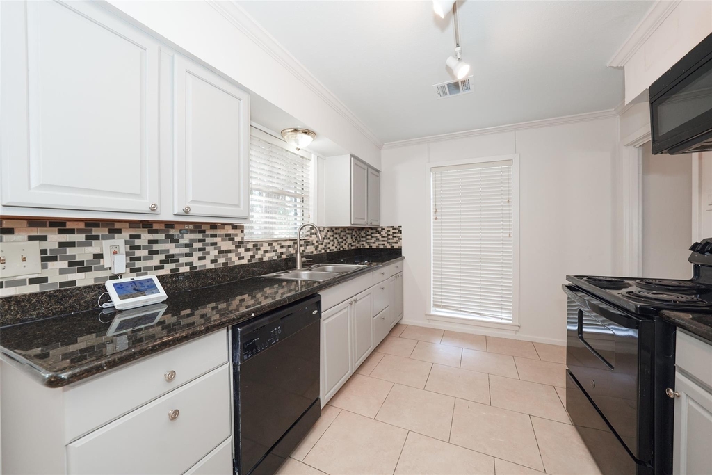 9519 Val Verde Street - Photo 10