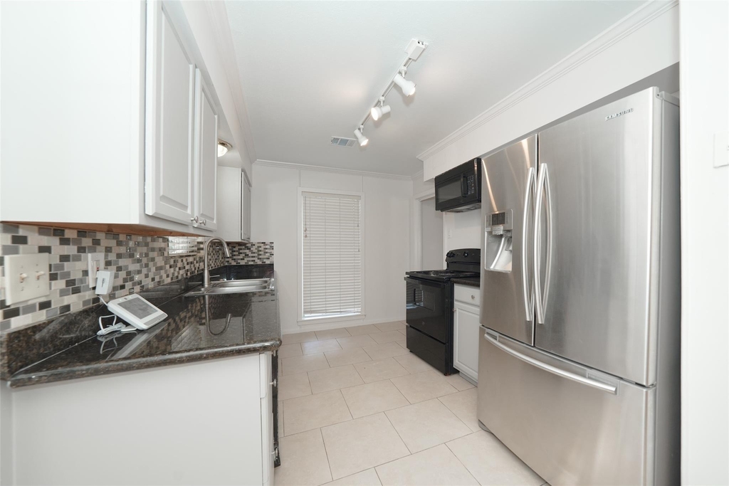 9519 Val Verde Street - Photo 15