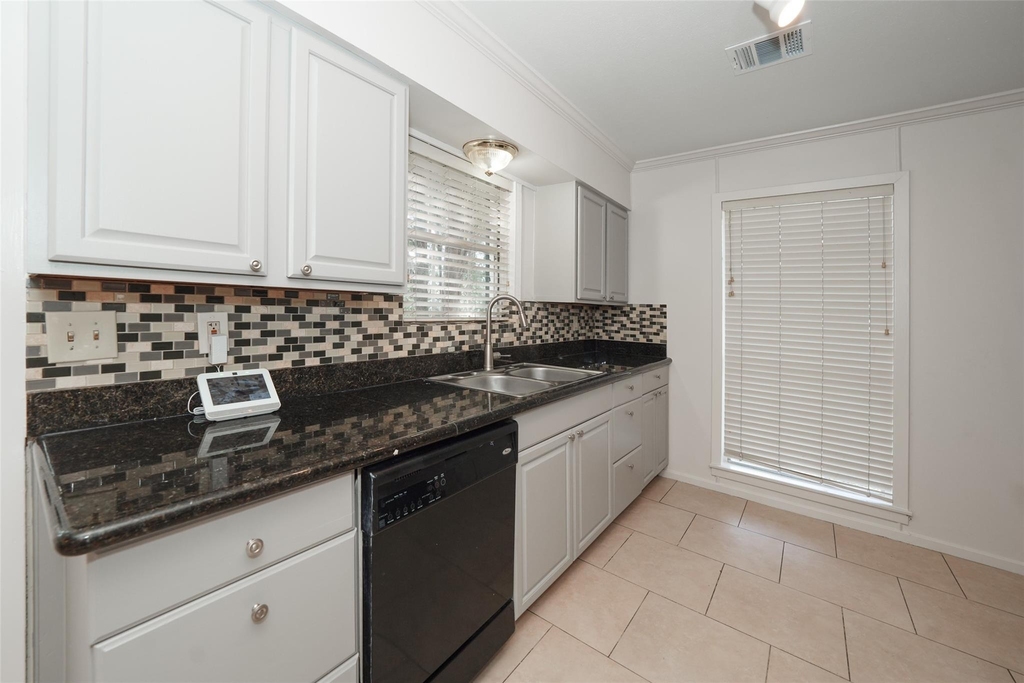 9519 Val Verde Street - Photo 14