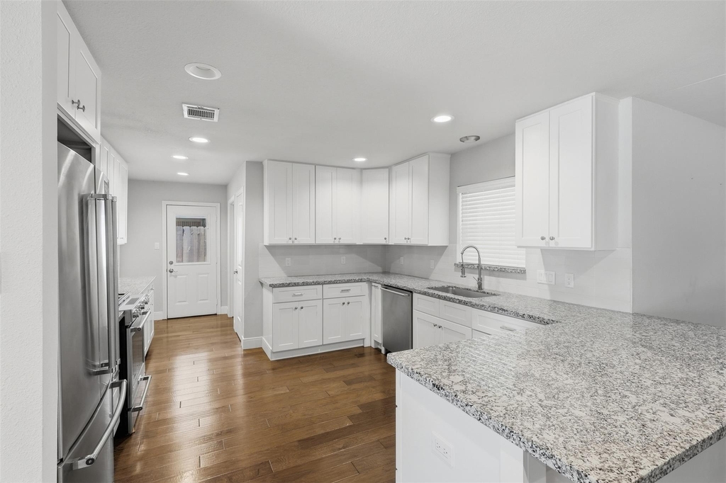 6422 Woodbrook Lane - Photo 4