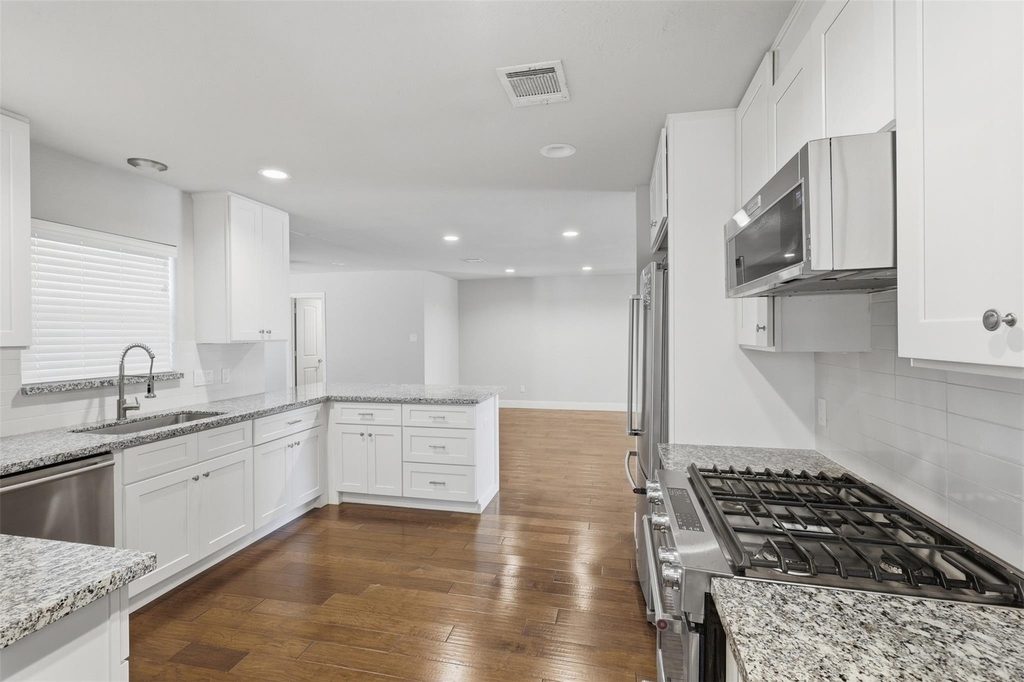 6422 Woodbrook Lane - Photo 5