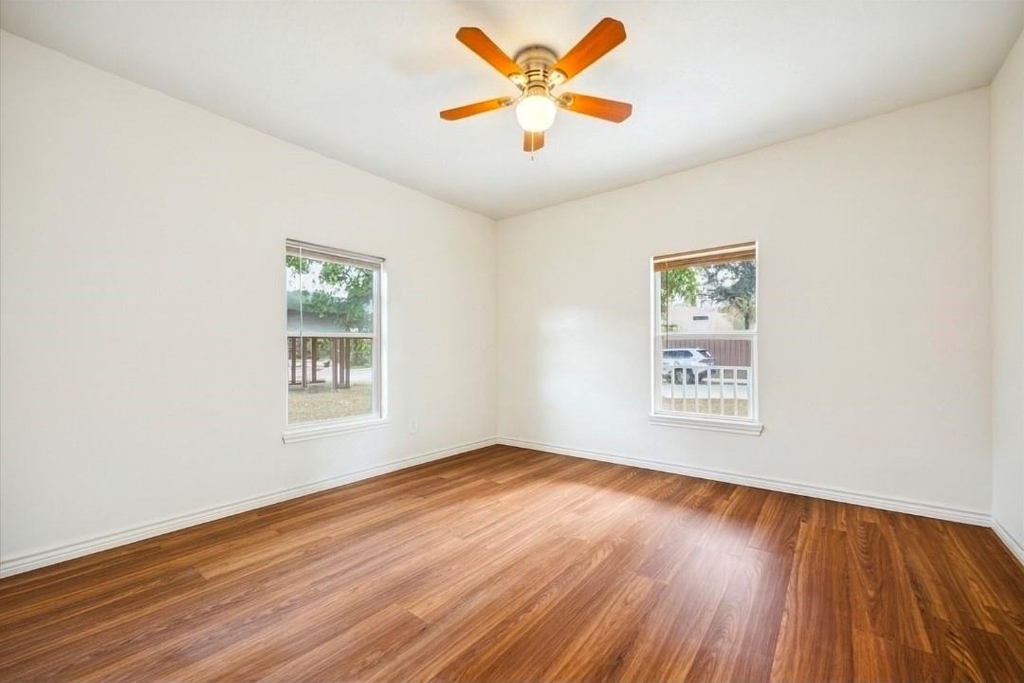 7933 Elwood Street - Photo 11