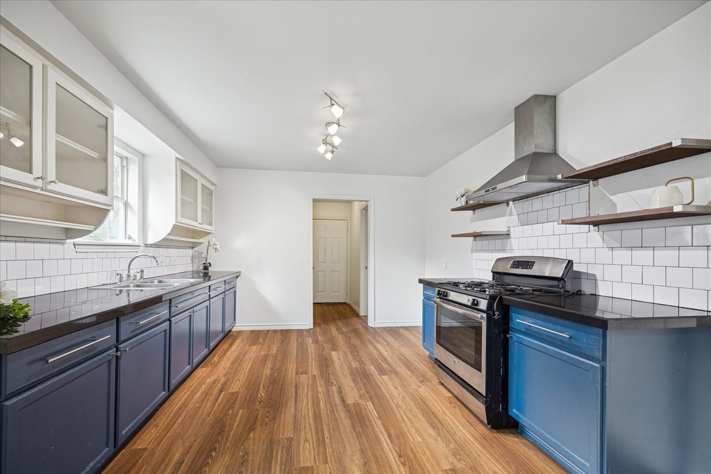 7933 Elwood Street - Photo 9