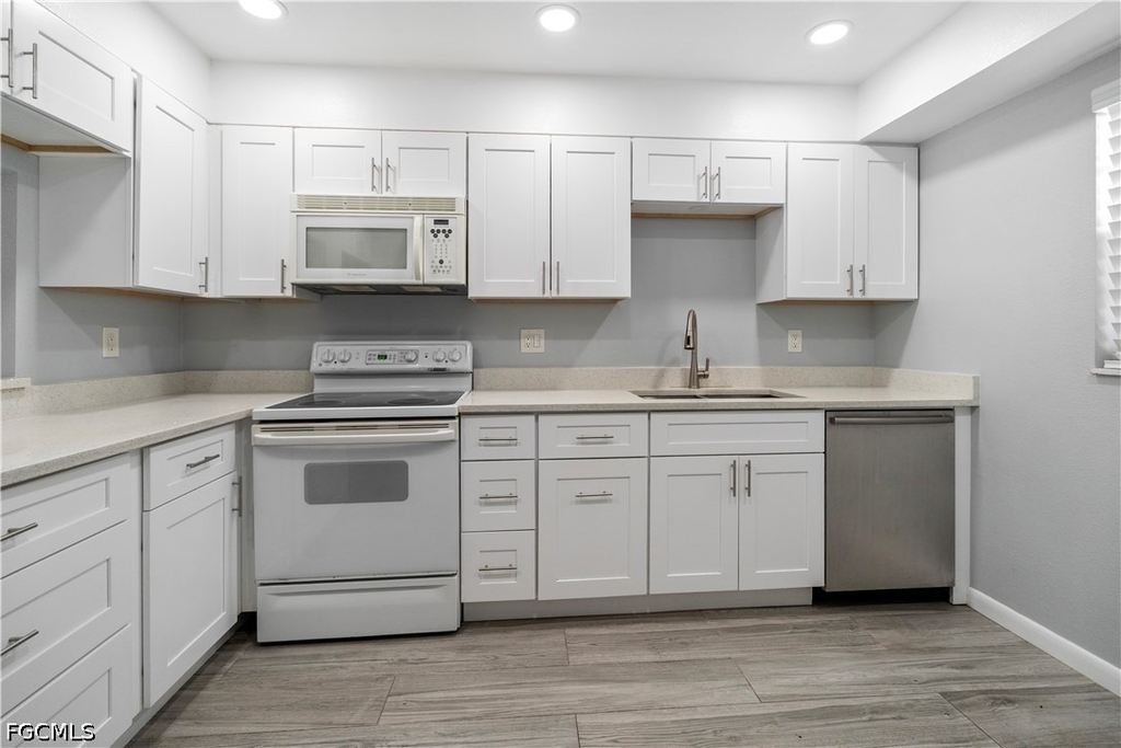 1490 Memoli Lane - Photo 3